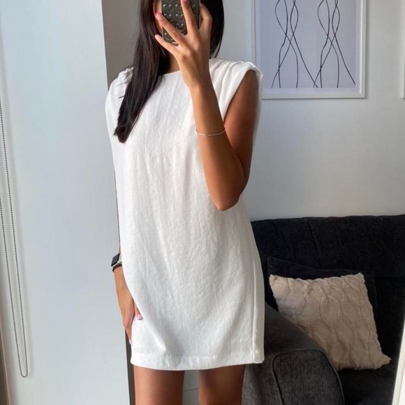 Zara Dresses & Skirts - Zara White Sleeveless Puff Pleated Shoulder Mini Shift Dress Blogger Favorite S